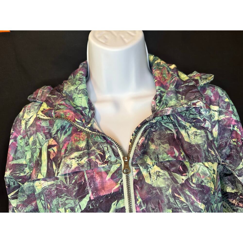 LULULEMON Miss Misty Lightweight Packable Wind Rain Jacket Hooded Iridescent SZ4 - Picture 4 of 15